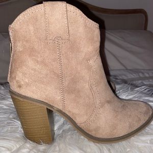 Tan suede western heeled bootie